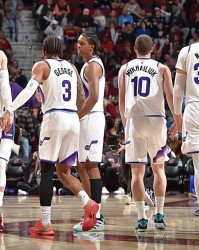 必发官网-偶尔也能打出一些东西，爵士锋线新星看起来也是在稳步提升之中？